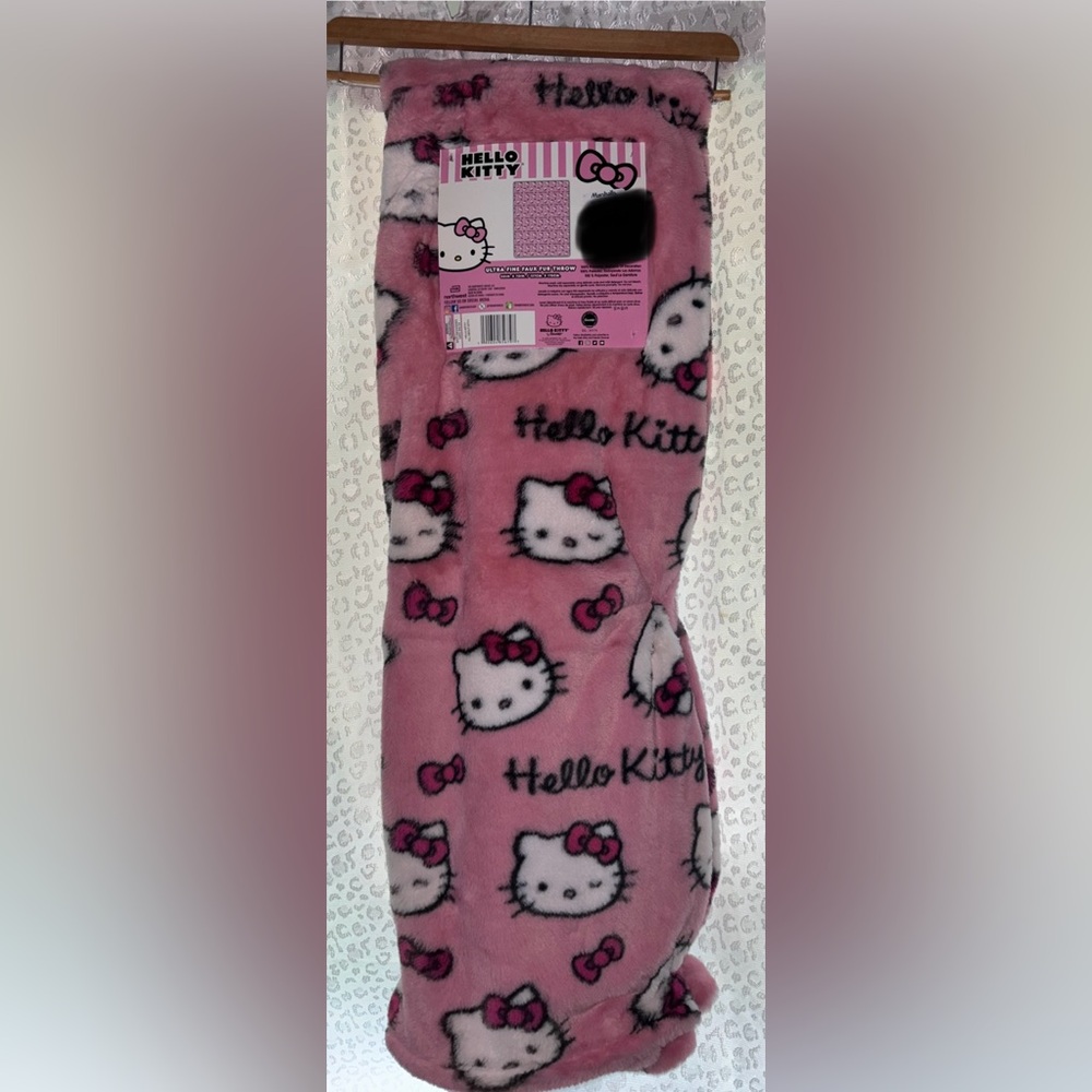 Hello Kitty, pink little fluffy